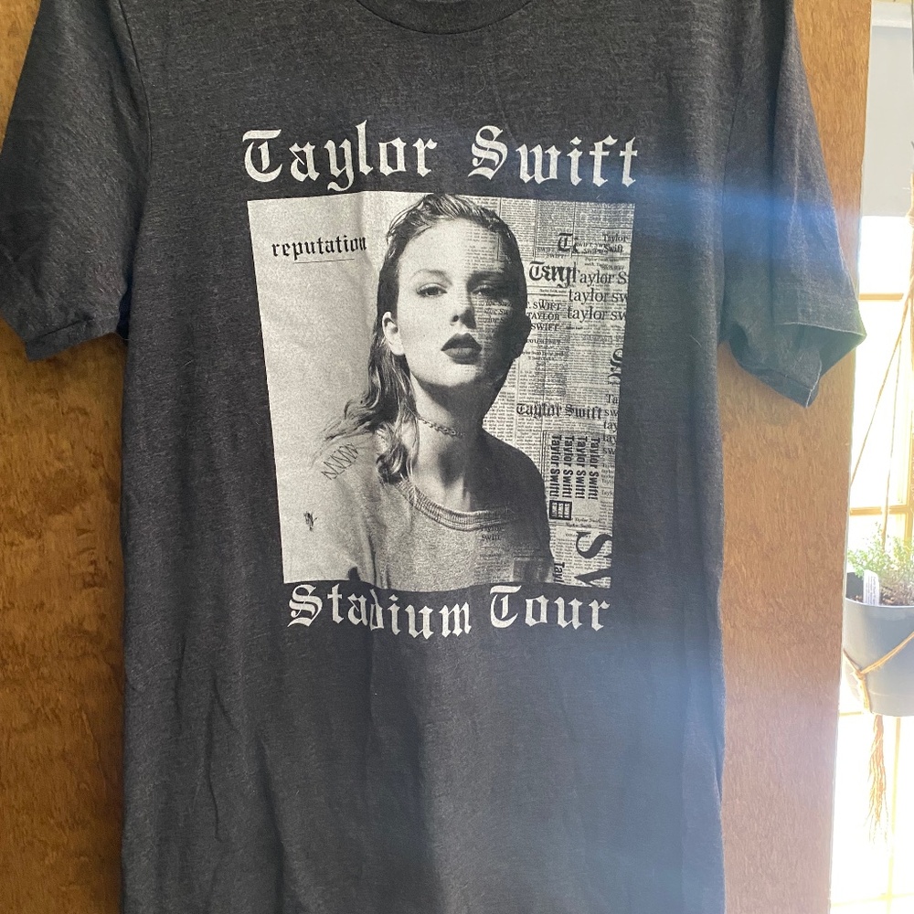 Taylor Swift Reputation t/shirt
